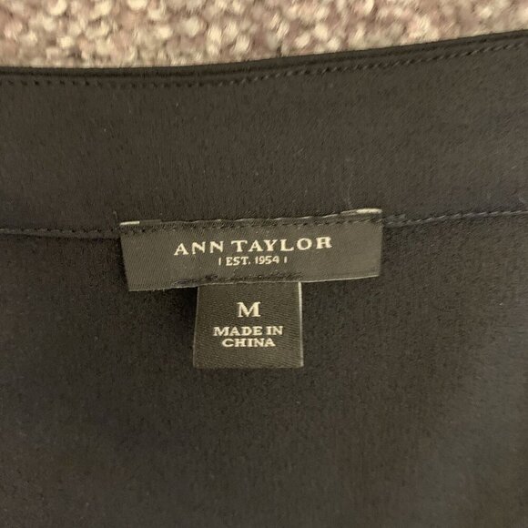 Ann Taylor Women’s Sequin Top Size M Gray Black Lined Short Sleeves Stretch GUC - Picture 7 of 9